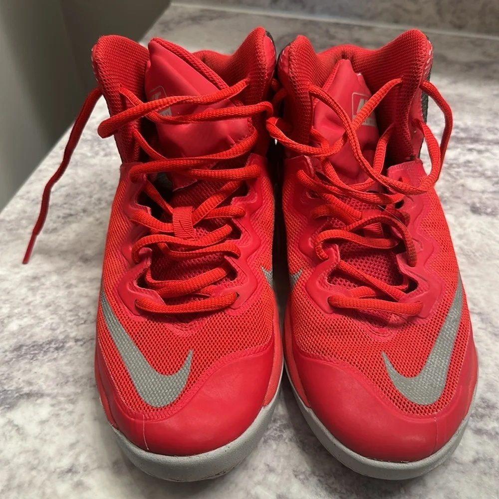 NIKE PRIME HYPE DF II BASKETBALL SHOES size 5Y
